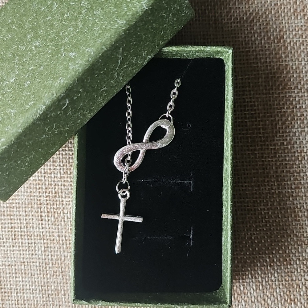 NIB Elegant Silver Tone Infinity Lariat Style Cross Knecklace 16" W/ 2" Extender - Picture 2 of 7
